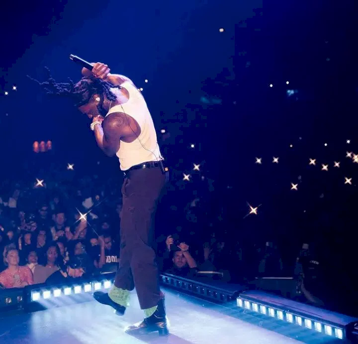 'Don't call me that again or you go collect' - Burna Boy announces the correct version of his name as he fumes at man who introduced him on stage (Video)
