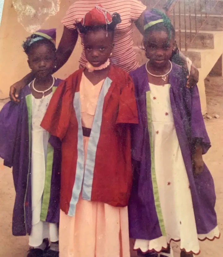 Three friends reconnect after 20 years apart, photos trend