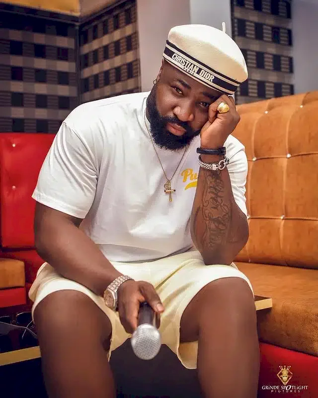 Harrysong gifts himself two SUVs as Christmas gift (Video)