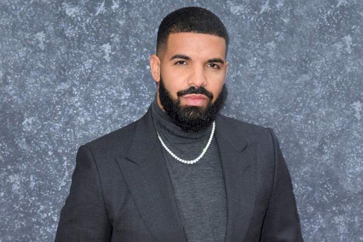 Drake spotted at Tems' show in Toronto [VIDEO]