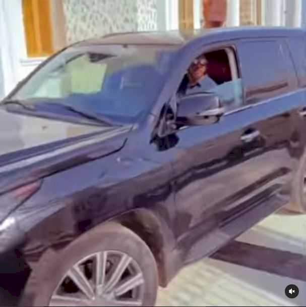 Kpokpogri finally retrieves seized Lexus SUV from ex-lover, Tonto Dikeh (Video)