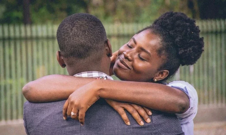 Men, A Lady Is Madly in Love with You If She Does the Following 6 Things Men, A Lady Is Madly in Love with You If She Does the Following 6 Things