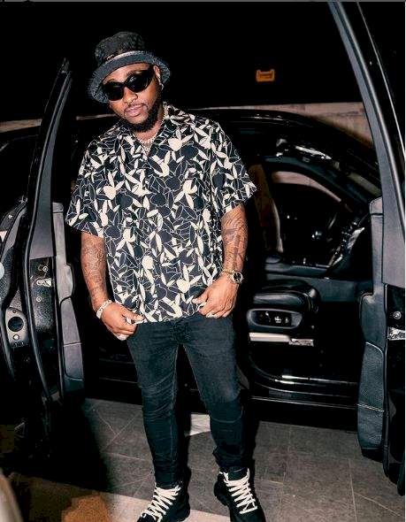 Davido set to acquire 3 houses, 5 cars and another jet in 2022 (Video)