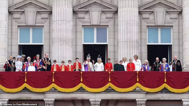 Newly-crowned King Charles and Queen Camilla appear at Buckingham Palace balcony with a select group of senior royals (Photos)