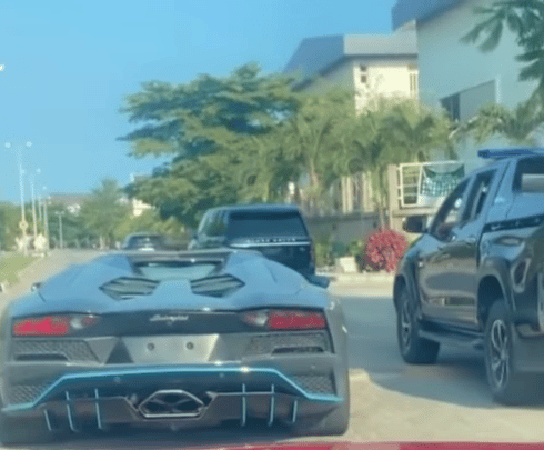 'Davido is not in town, who is driving his lambo?' - Lady vows to follow Davido's Lambo to its destination after sighting it on the road