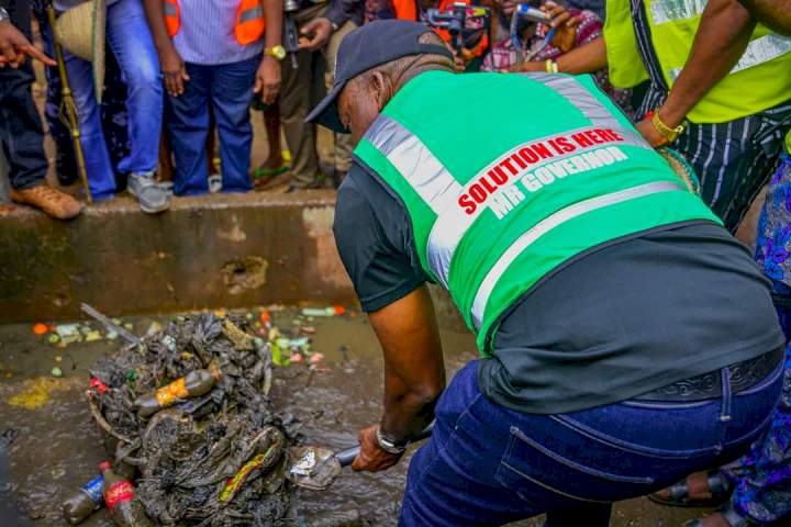 Gov. Soludo joins Anambra indigenes on monthly sanitation
