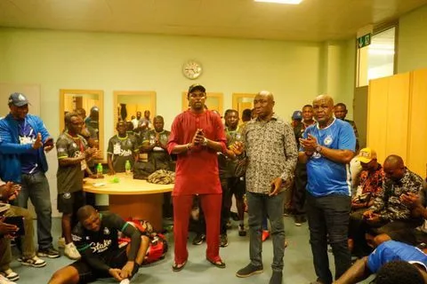 NFF President Ibrahim Gusau and Enyimba chairman Nwankwo Kanu in the dressing room.