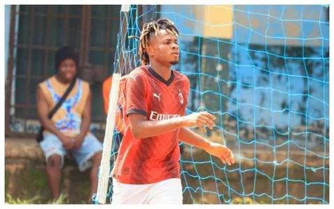 Super Eagles star Chukwueze spends money on women during All-stars Championship in Nigeria