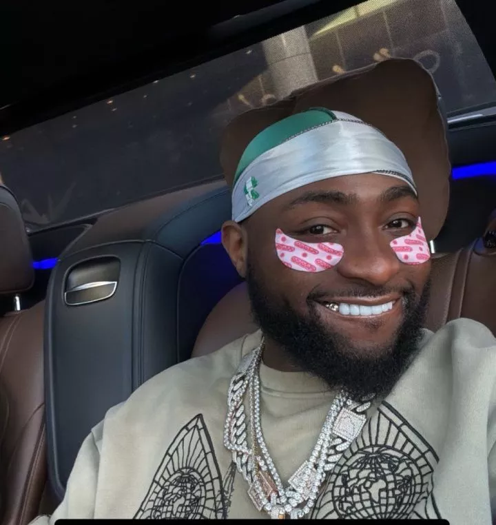 Davido wears Nigerian flag on his head to interview after receiving heat for speaking about the poor state of Nigeria's economy