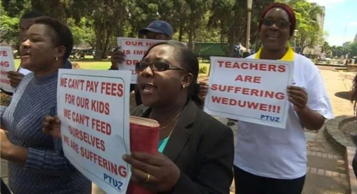 Teachers in Zimbabwe demand minimum salary of US $1,260 per month amid economic hardship