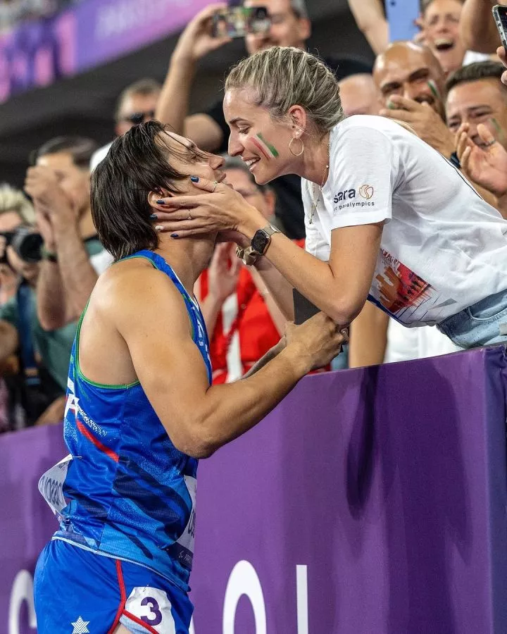 Paralympian proposes to partner after failing to reach men