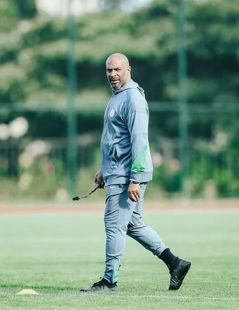 'Rude and ridiculous!' - Nigerians attack Oliseh for saying only local coaches should manage Super Eagles