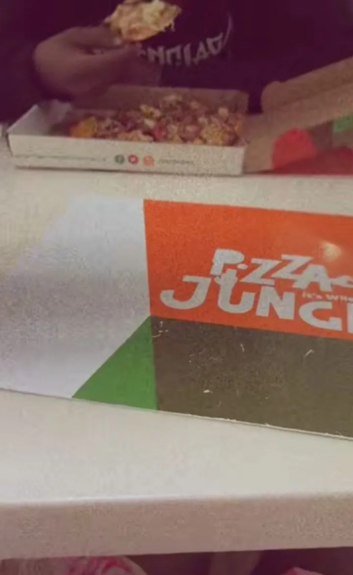 Lady rants after her date bought food for only himself