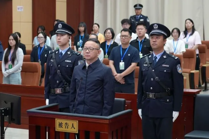 Chinese politician sentenced to death over $37.8M bribery scandal Chinese politician sentenced to death over $37.8M bribery scandal
