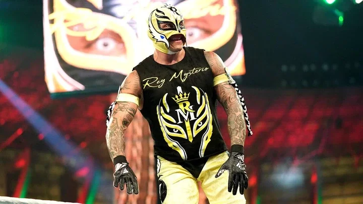 WWE Hall of Famer Rey Mysterio Reveals When He Will Return From Injury