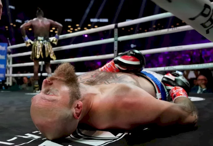 Deontay Wilder knocks out opponent in first round (Videos)