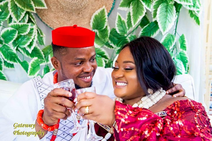 'I promise you that I will always be by your side through thick and thin'- Lady pens heartwarming promises to her husband