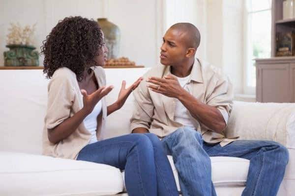 Lady clashes with boyfriend as he insists she must stop being close with male best friend (Screenshot)