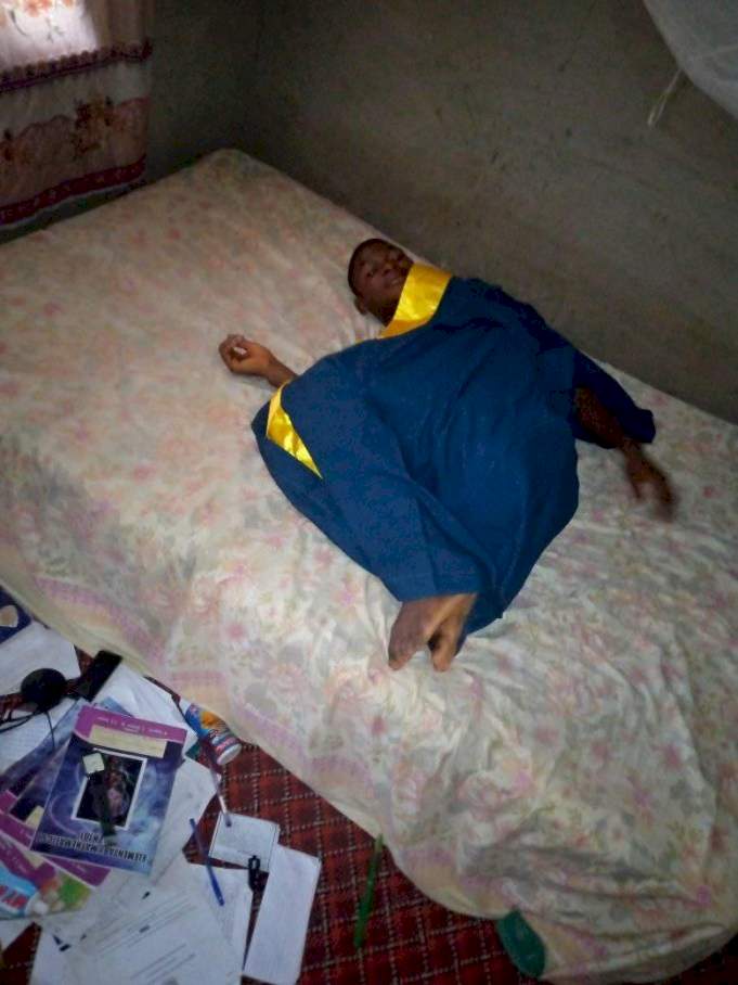 Taraba university students cook and sleep in matric gowns to fully enjoy N1k rental fee