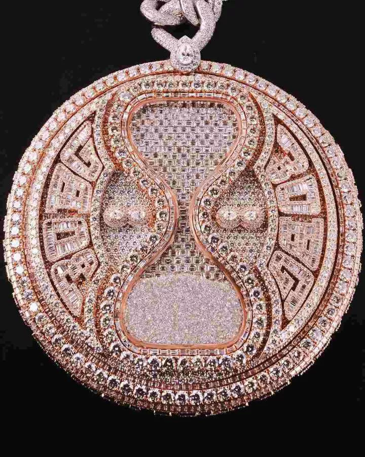 Davido Timeless diamond pendant