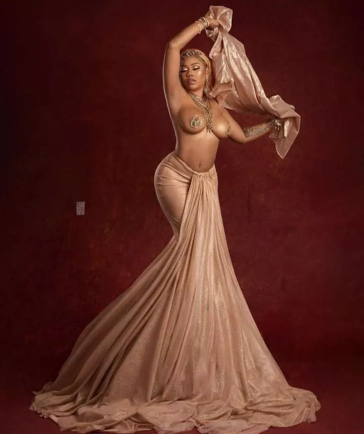 Toyin Lawani poses topless ahead of her birthday