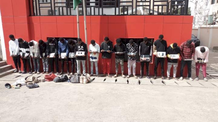 EFCC nabs Yahoo-Yahoo Academy owner, 16 'trainees' in Abuja (photos)