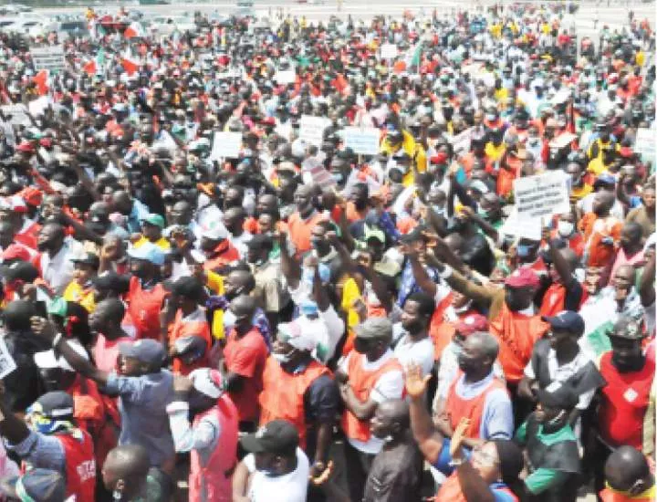 Oyo Workers Protest, Barricade Secretariat