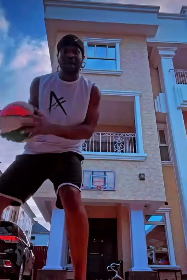 'How you do am?' - Reactions as Paul Okoye shocks fans with unbelievable basketball shot (Video)