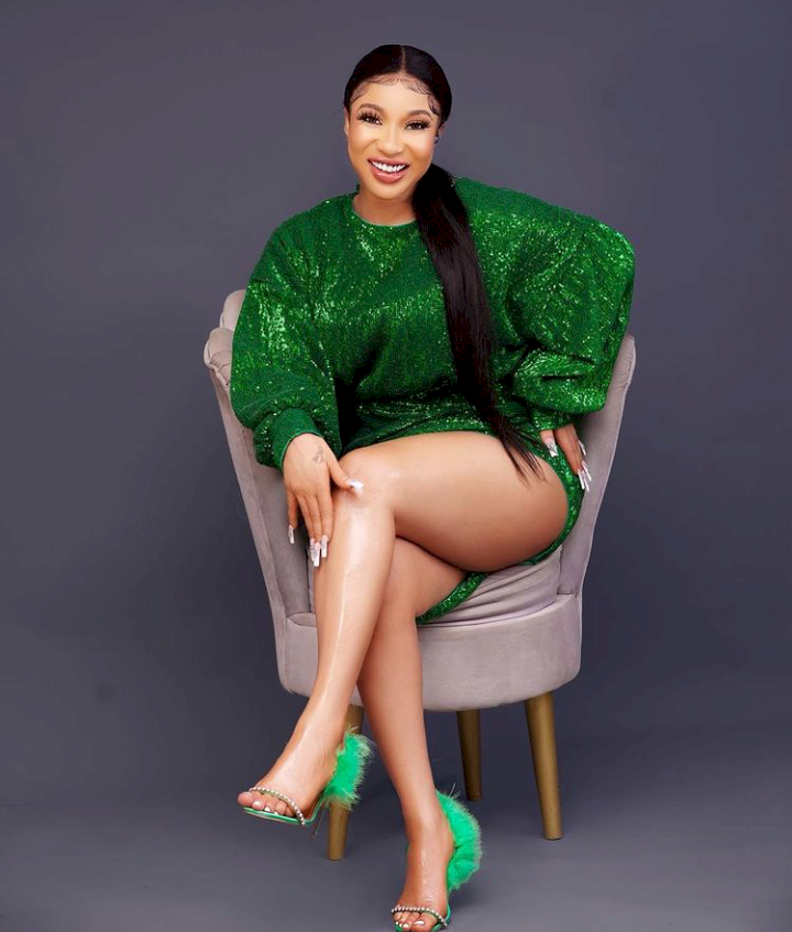 'My son gonna grow up to watch these videos' - Tonto Dikeh writes as she sprints at son's school, fans react (Video)