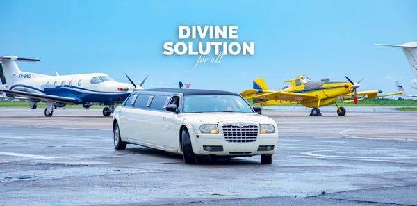Deeper Life's Pastor Kumuyi under fire after arriving crusade in exotic limousine, jets