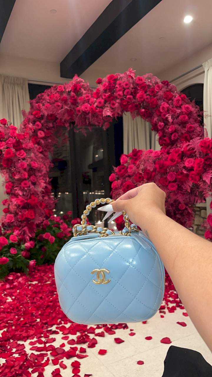 'I'm s***ing your d*** all night long' Cardi B promises Offset as he spoils her with flowers and expensive purses on Valentine's Day (photos/video)