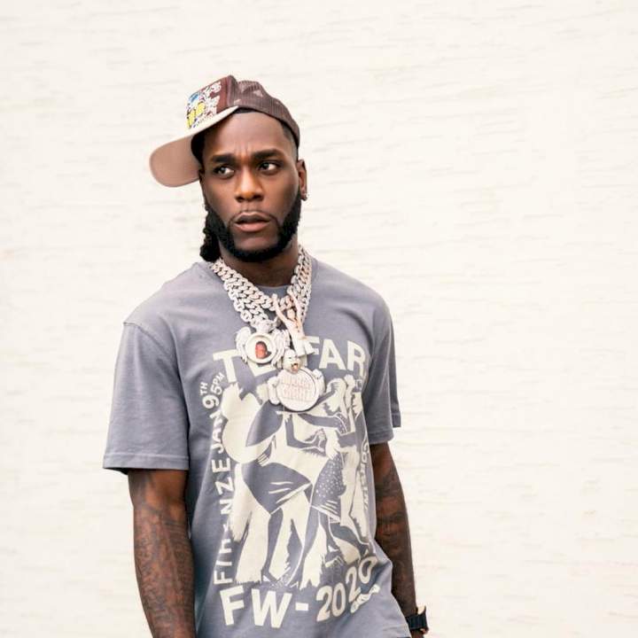 Burna Boy makes grand entrance in a spaceship to his show at O2 Arena (Video)