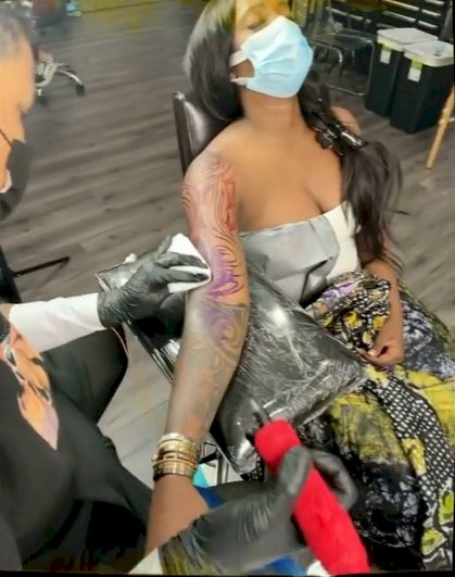 'No. 1 African bad girl' - Reactions as Tiwa Savage gets full sleeve tattoo (Video)