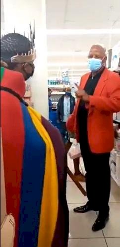 Man gets kicked out of shopping mall over ‘indecent African attire’ (Video)