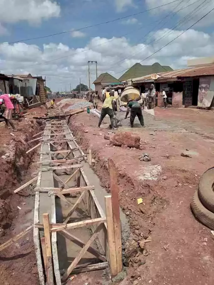 Youth Corper recounts how he brought a road construction project to a community in Kwara where he's serving (Photos)