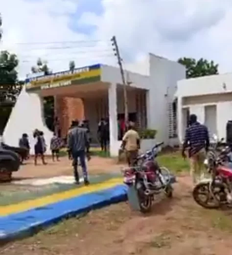 We are under attack - Ondo community protests as suspected herdsmen kill abducted farmer, collect N400,000 ransom to release his son (video)