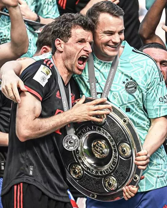 Bayern Munich wins 11th straight Bundesliga title after Borussia Dortmund draws on dramatic final day