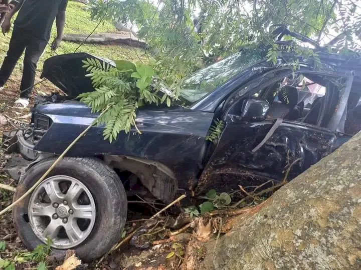 Woman reportedly dies in car accident while chasing husband and side chick in Calabar