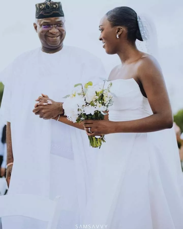 Ex-governor Babatunde Fashola's daughter, Yewande weds lover, Posi Ogunlesiv