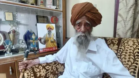 World's oldest marathon runner dies at 114 in hit-and-run World's oldest marathon runner dies at 114 in hit-and-run