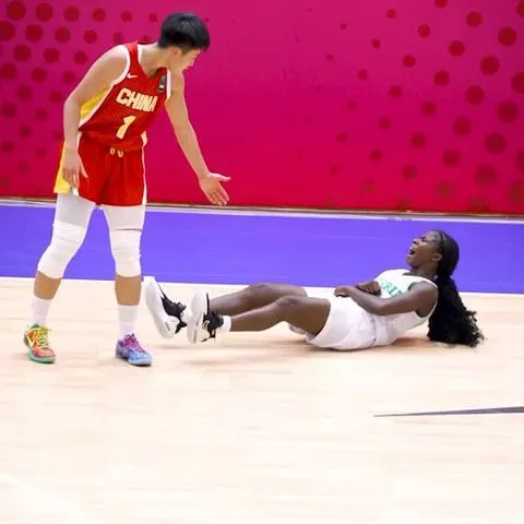 Nora Ezike powers Junior D'Tigress of Nigeria to a 93-88  win against China at the FIBA U-19 Women's World Cup.