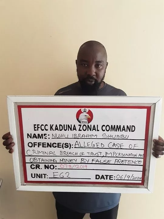 Fake NNPC Director In EFCC Custody Over ₦‎100 Million Fraud (Photo)