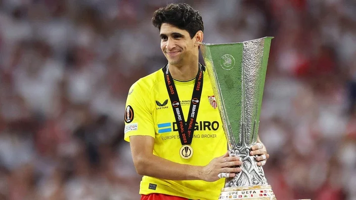 Yassine Bounou Sevilla Roma 2023 Europa League final