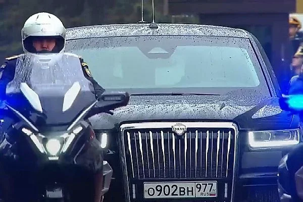 Vladimir Putin Sworn-in For A Record 5th Term, Chauffeured In Armored Aurus Senat L700 Limousine - autojosh 