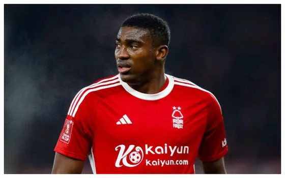 Super Eagles star Taiwo Awoniyi cries as he blesses his twin sister's traditional marriage