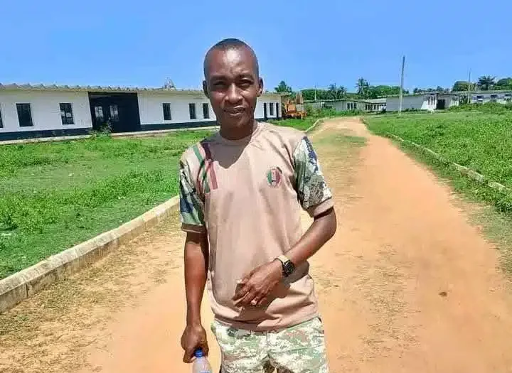 Apostle Chibuzor rewards immigration officer with ₦1m for rejecting ₦10m bribe from Enugu native doctor