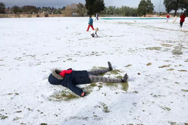 Rare snowfall in some parts of South Africa (Photos)