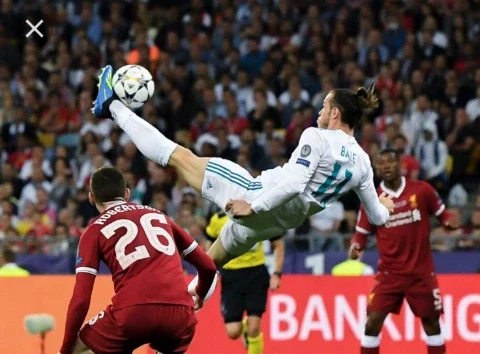 Opinion: 10 of the Best Bicycle Kick Goals in Football History