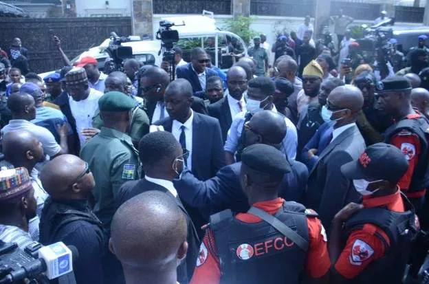 BREAKING: Police, others prevent EFCC from arresting Yahaya Bello