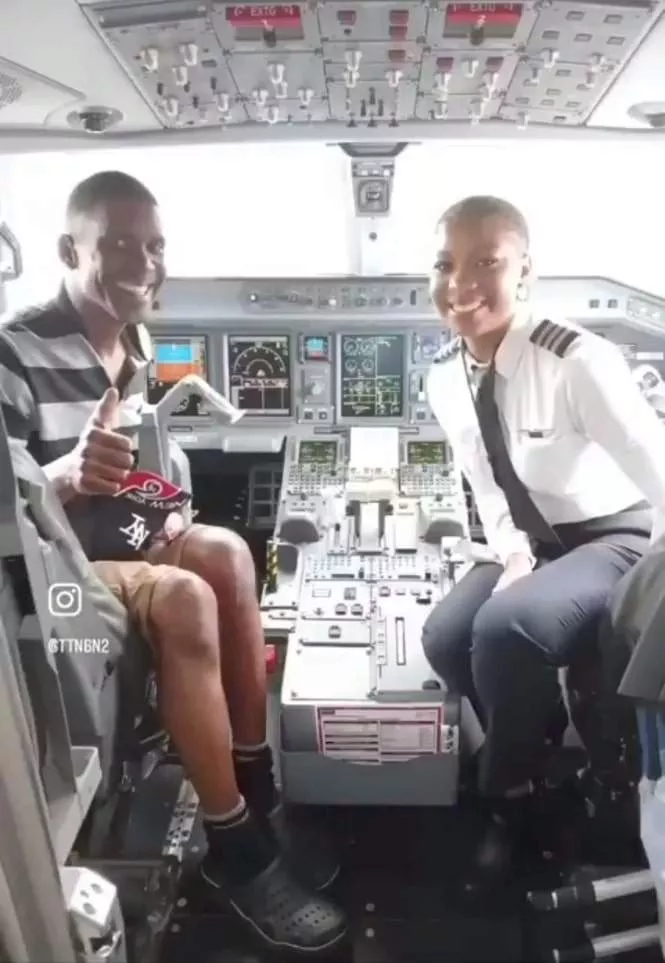 Hearts melt as pilot surprises her father, introduces him to passengers onboard